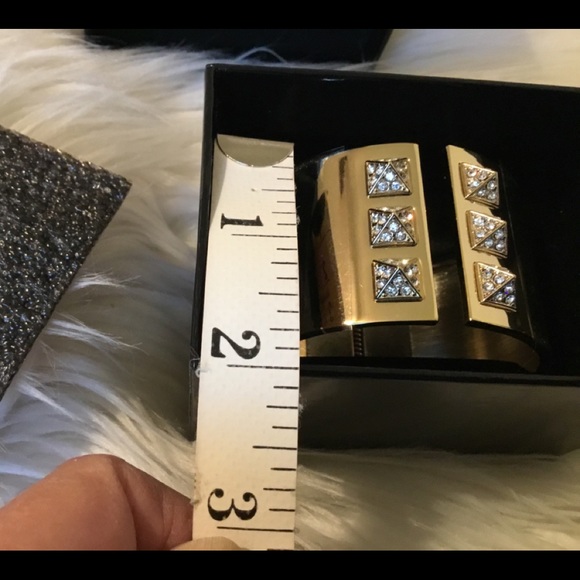 VINTAGE NWT  Victoria Secret Wide Gold / Crystal Hinged Cuff! - Picture 6 of 11